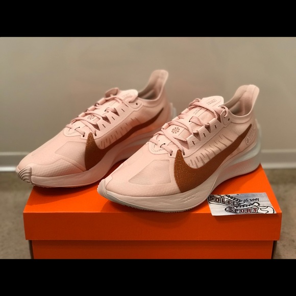 NEW Nike Zoom Gravity Running Shoes Gold Pink - Picture 2 of 8